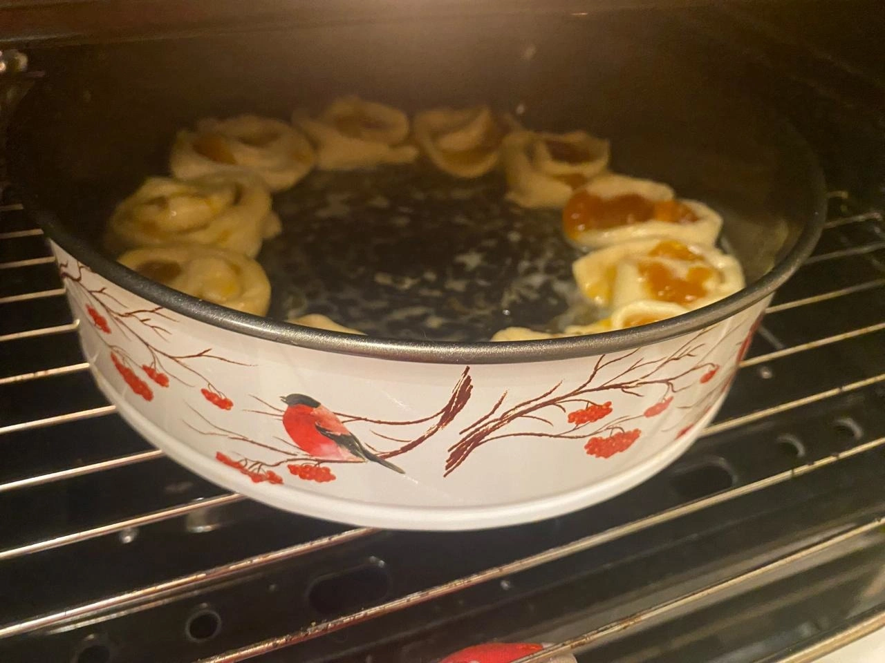 Шаг 9: Веночек абрикосовый из слоеного теста