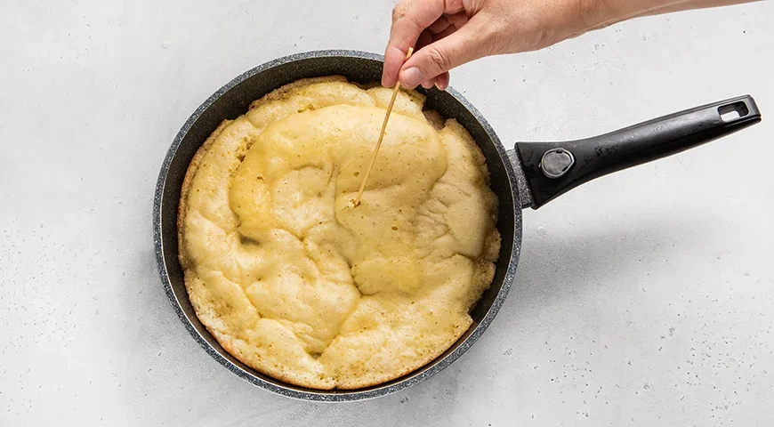 Яблочный пирог на сковороде: шаг 9