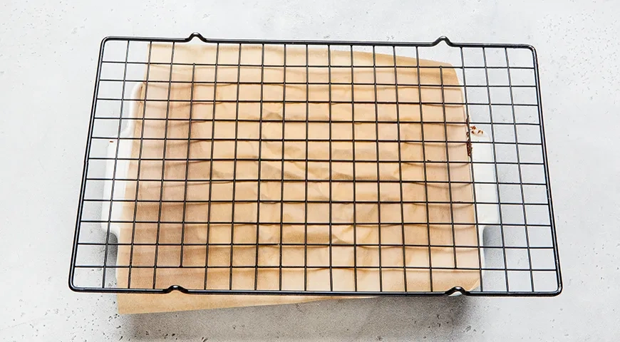 Яблочный рулет на сгущенном молоке: шаг 9