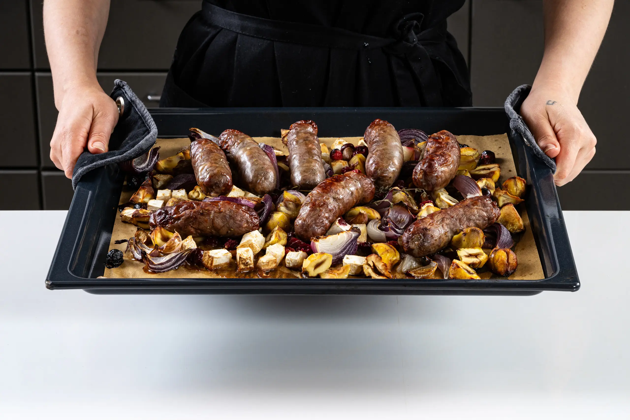 Шаг 9: Запеченные колбаски с каштанами и сельдереем